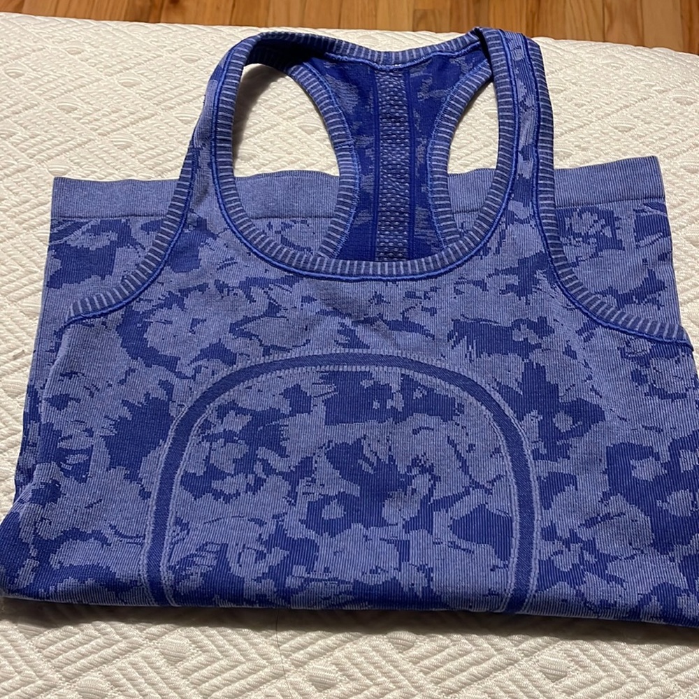 Lululemon tank top size 4